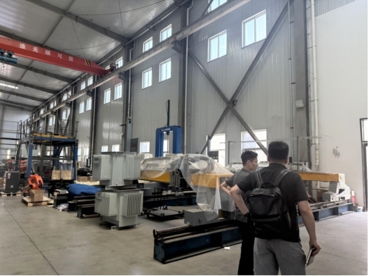 我院產(chǎn)品設(shè)計(jì)工作室教師走訪企業(yè)，共探校企合作與技術(shù)交流新機(jī)遇